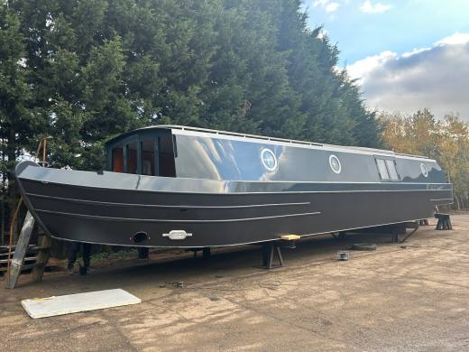 55ft x 10ft Wide Beam – Protecting the Hull Before Launch