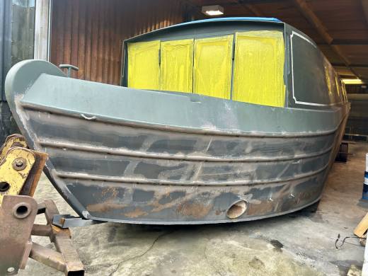 55ft x 10ft Wide Beam – Protecting the Hull Before Launch